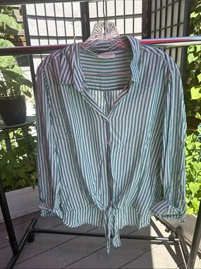 Beachlunchlounge tie-front button down